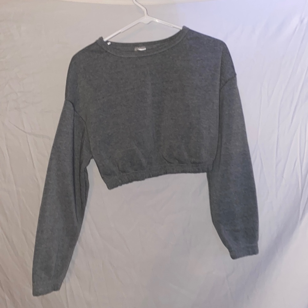 Grey cropped pull over